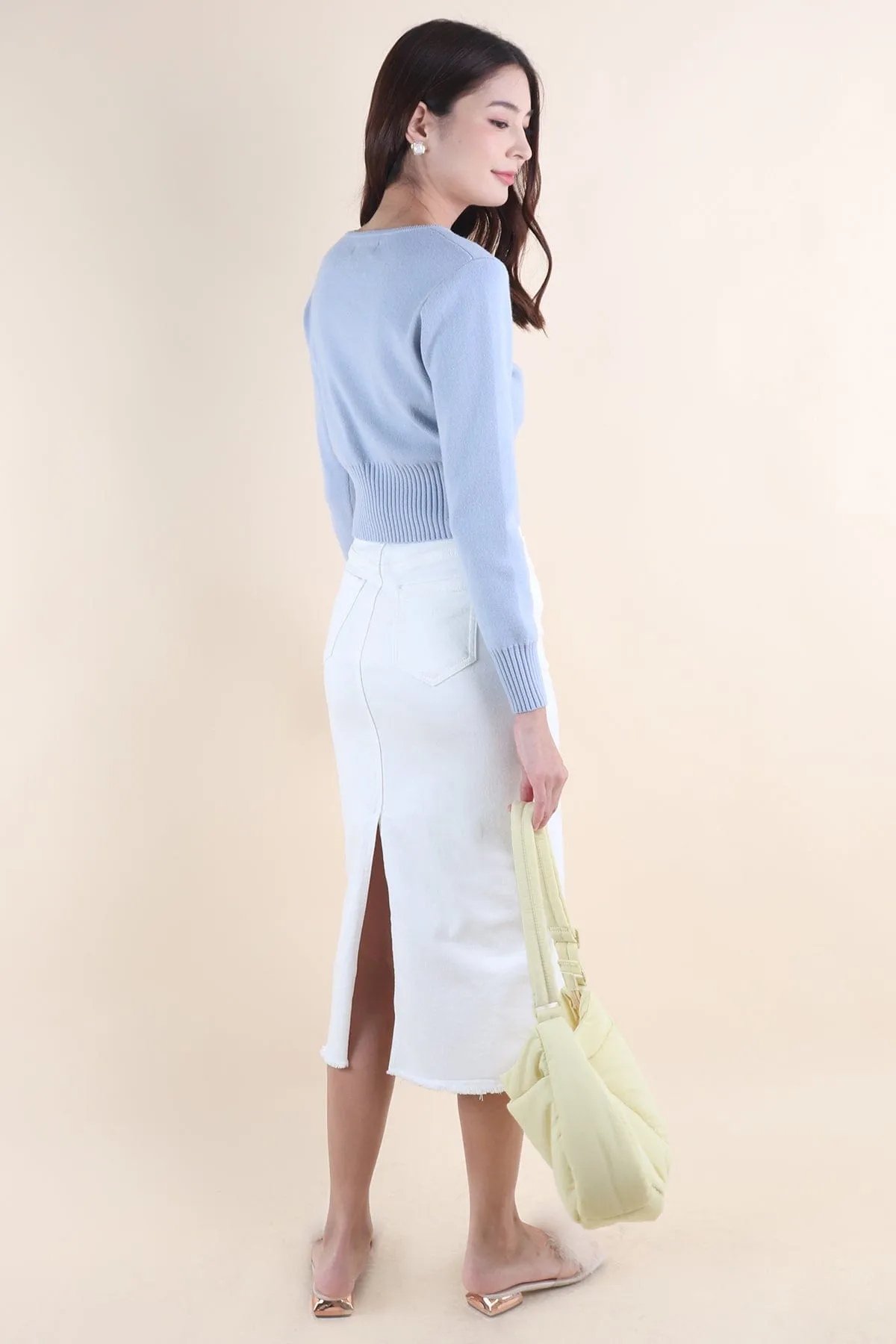 CALLY ROUND NECK SLEEVE KNIT TOP IN PERI BLUE