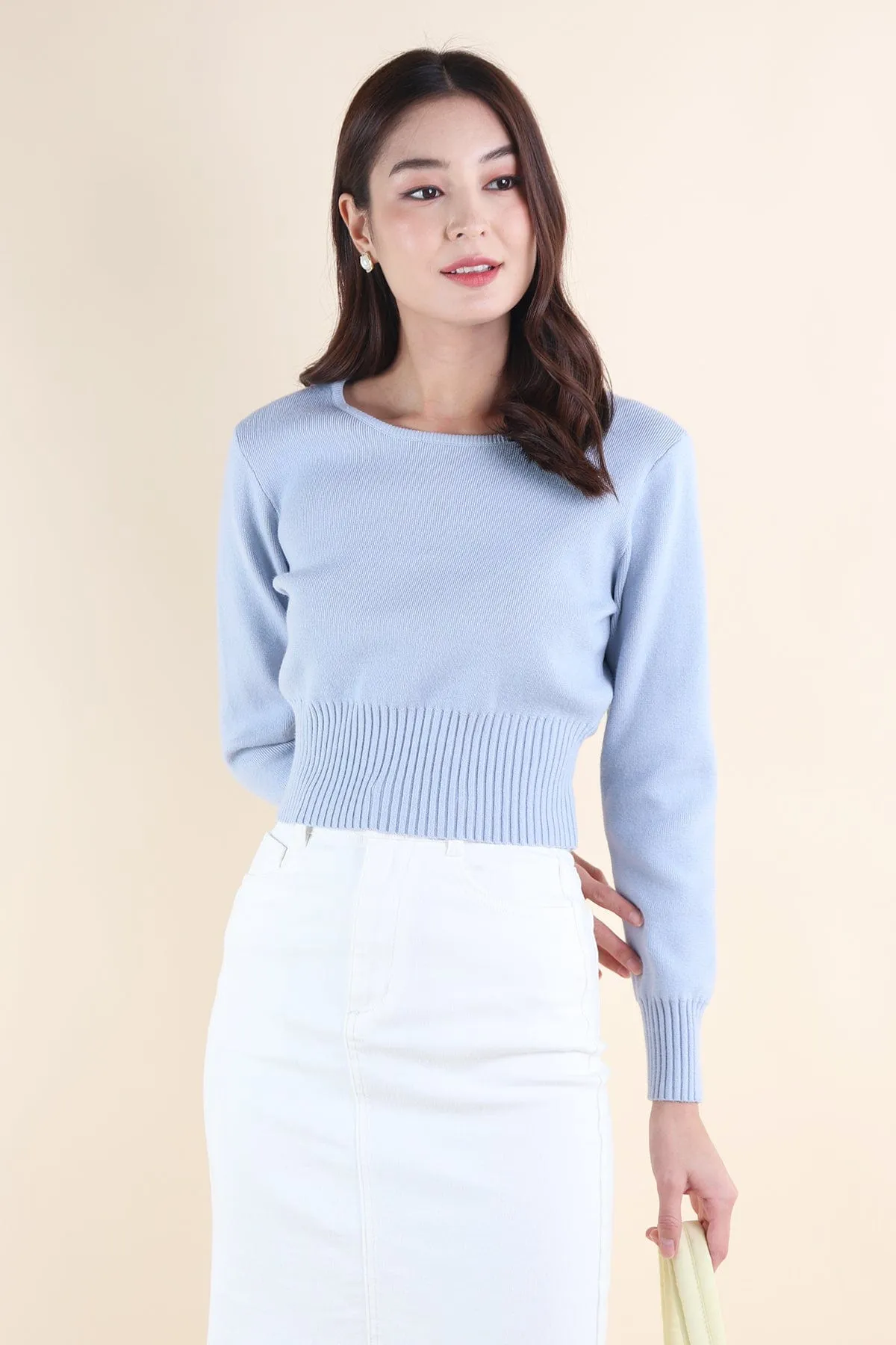 CALLY ROUND NECK SLEEVE KNIT TOP IN PERI BLUE