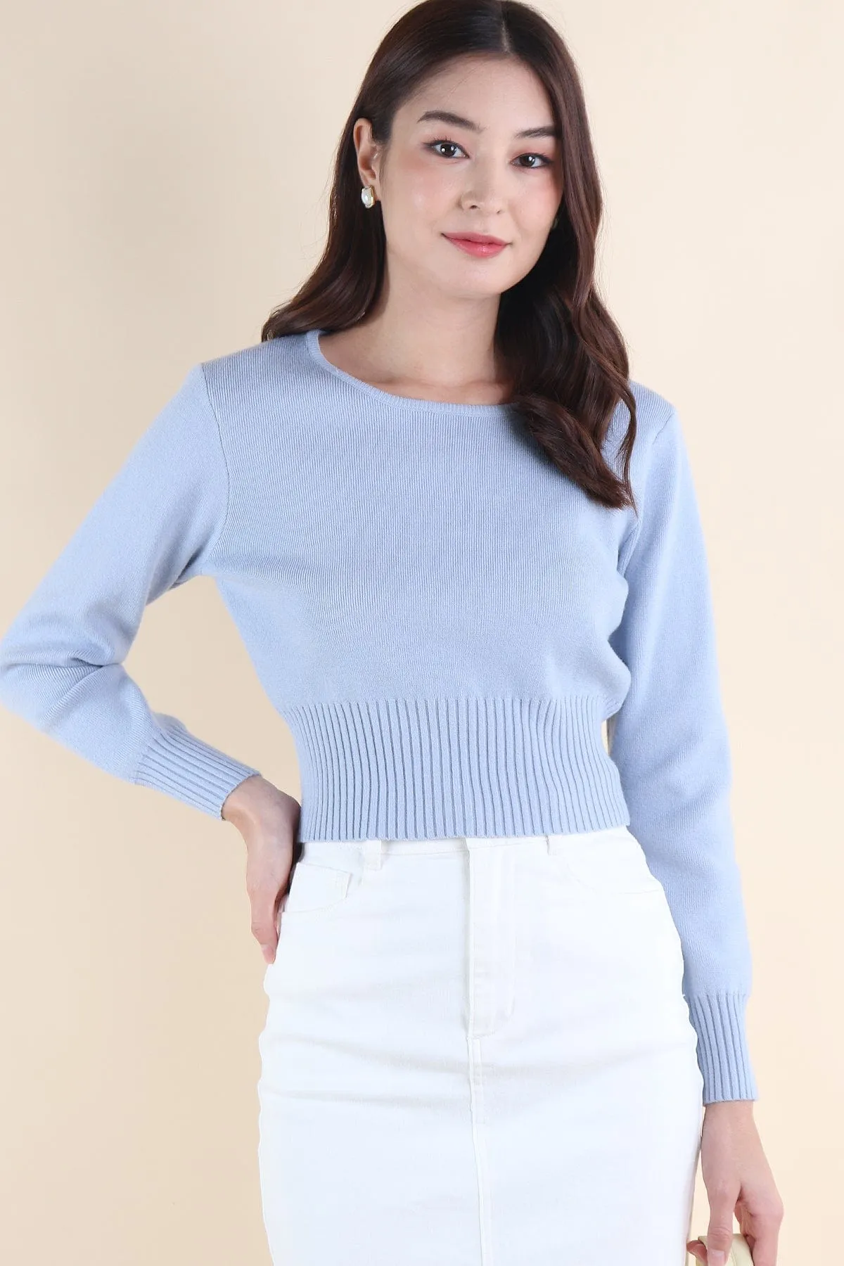 CALLY ROUND NECK SLEEVE KNIT TOP IN PERI BLUE