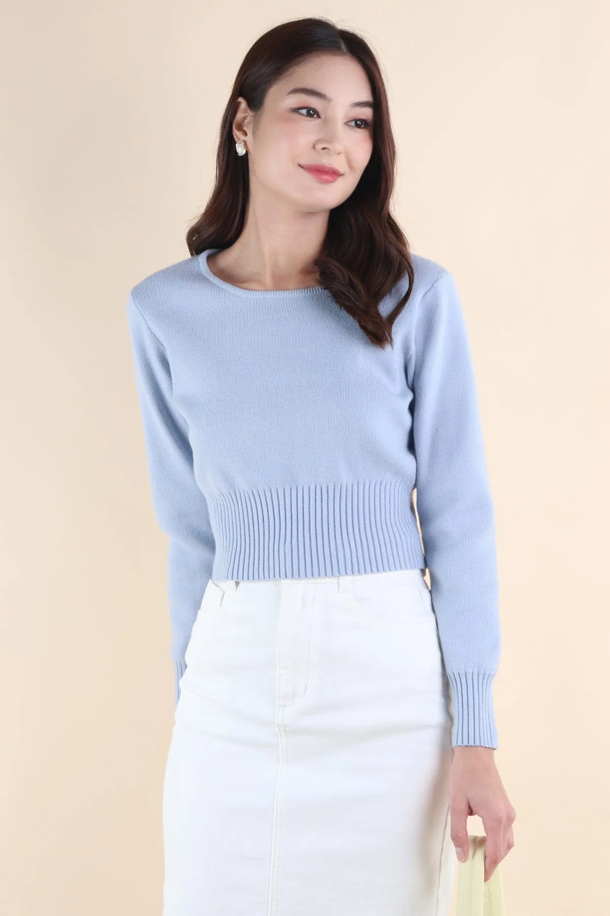 CALLY ROUND NECK SLEEVE KNIT TOP IN PERI BLUE