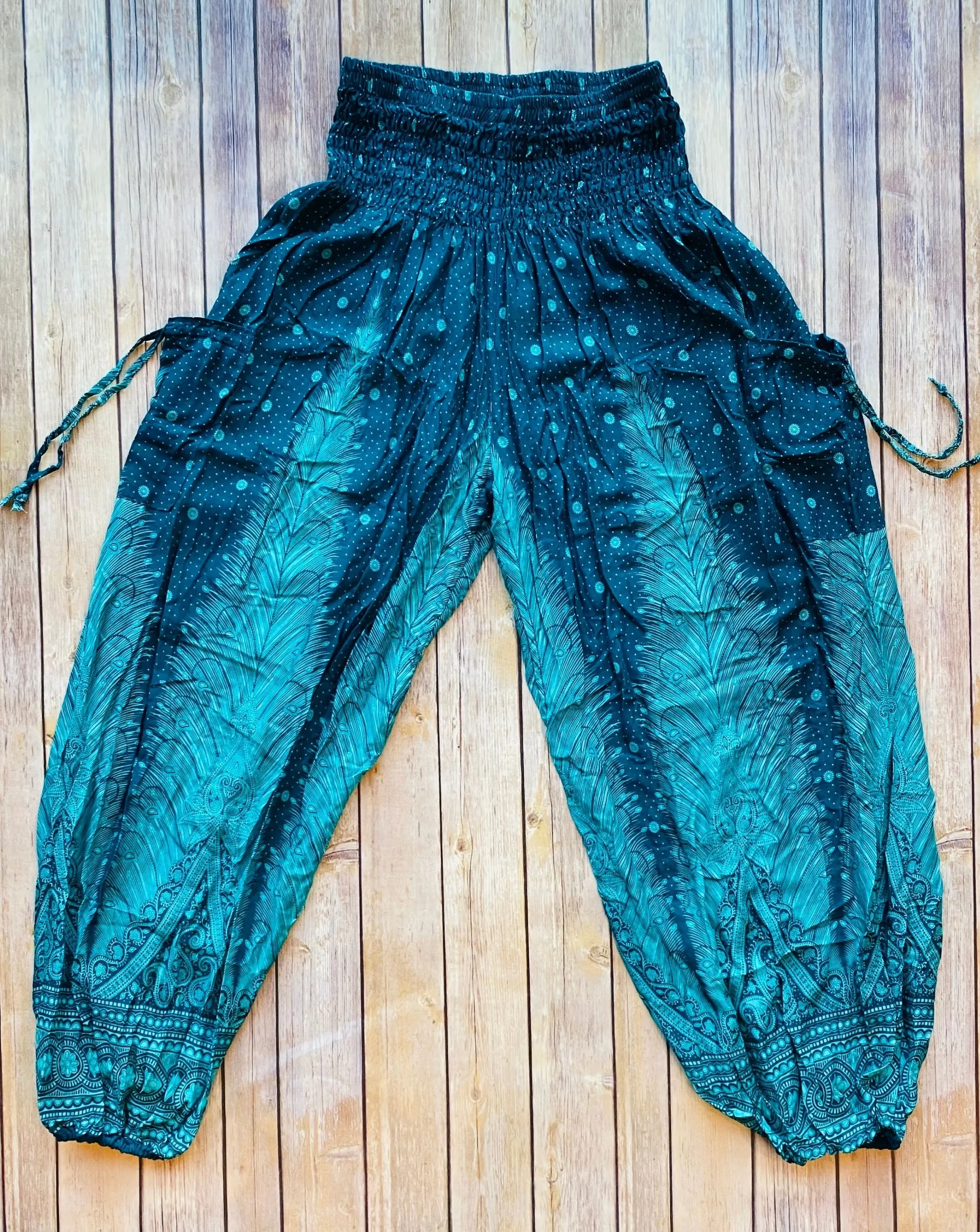 TWO Pocket Magic Feather Pant